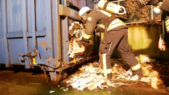 Freiwillige Feuerwehr Celle: FW Celle: Rauchentwicklung aus Papierpresse in Altencelle!