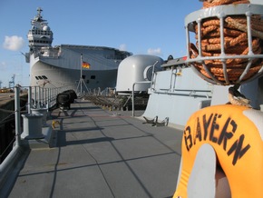 Deutsche Marine - Pressemeldung: EU-Militärausschuss überzeugt sich von maritimen Fähigkeiten - Fregatte &quot;Bayern&quot; mit &quot;EU Battle Group&quot; in Seebrügge