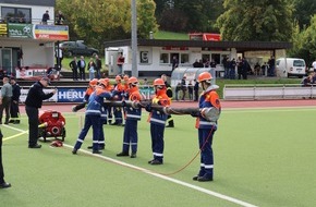 Feuerwehr Lennestadt: FW-OE: Jugendfeuerwehren beweisen Teamgeist bei landesweiter Leistungsspange in Lennestadt