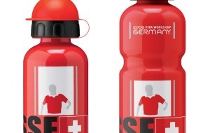 SIGG Switzerland AG: SIGG zeigt Fussball-Fans die rote Flasche