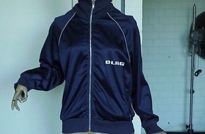 Polizei Düren: POL-DN: (Kreuzau) Sittenstrolch konnte flüchten - Trainingsjacke blieb zurück (Foto als Anlage)