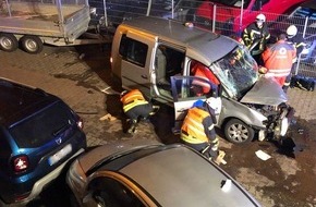 Polizei Aachen: POL-AC: 23-Jähriger nach Autounfall schwer verletzt