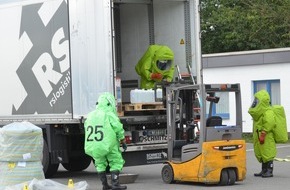 Kreisfeuerwehrverband Pinneberg: FW-PI: Appen: Zehn Liter Salzsäure aus Lkw ausgelaufen / Löschzug Gefahrgut im Einsatz