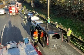 Feuerwehr Dortmund: FW-DO: Verkehrsunfall auf der B236 mit vier PKW