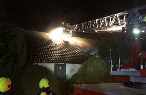 Freiwillige Feuerwehr Weeze: Feuerwehr Weeze: Brand eines leerstehenden Gebäudes am Flughafenring