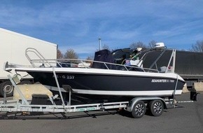 Landeswasserschutzpolizeiamt Mecklenburg-Vorpommern: LWSPA M-V: Hochwertiges Sportboot mit Trailer in Plau am See entwendet-Polizei sucht Zeugen