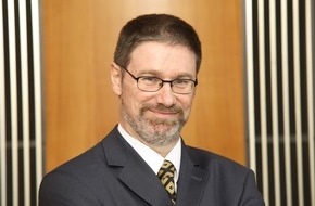 ESMT Berlin: Personalie: EU-Chefökonom Lars-Hendrik Röller übernimmt esmt-Präsidentschaft zum 1. September 2006