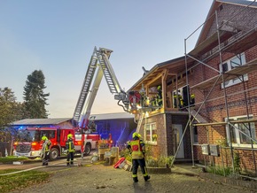 FW Flotwedel: Löschzug Eicklingen probt den Ernstfall bei einem ausgedehnten Zimmerbrand