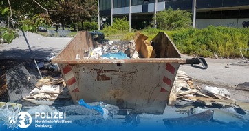Polizei Duisburg: POL-DU: Stadtgebiet: Container brennen - Zeugen gesucht