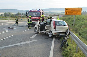 Polizeiinspektion Hameln-Pyrmont/Holzminden: POL-HM: Drei Verletzte durch Verkehrsunfall auf der Bundesstraße 1 bei Coppenbrügge