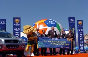 Hyundai Motor Europe GmbH: Fussballleidenschaft - Hyundai sorgt mit Austragung der Amateurweltmeisterschaft in Portugal für Wirbel in der Fussballwelt
