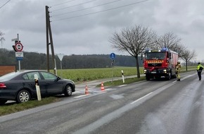 Freiwillige Feuerwehr Alpen: FW Alpen: Pkw mit Motorplatzer