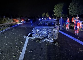 POL-STD: Zwei Verletzte bei Unfall auf der Autobahn 26 - Vollsperrung der Richtungsfahrbahn Hamburg bis in die Nacht