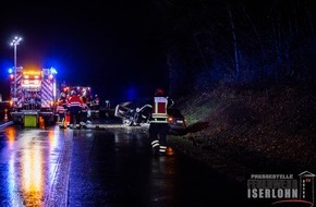 Feuerwehr Iserlohn: FW-MK: Verkehrsunfall auf der Autobahn, PKW-Brand in Dröschede und sehr hohes Einsatzaufkommen im Rettungsdienst