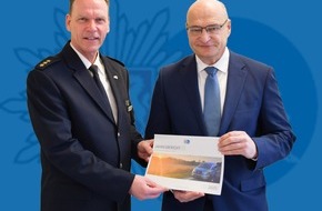 Polizei Steinfurt: POL-ST: Kreis Steinfurt, Einsatzbilanz der Kreispolizeibeh&ouml;rde Steinfurt 2025, Gesamtzahl der Eins&auml;tze r&uuml;ckl&auml;ufig; Foto