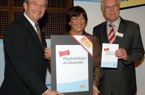 ASB-Bundesverband: Pflegebedürftigkeit als Lebensrisiko / ASB überreicht neue Merksätze zur Pflege an Bundesgesundheitsministerin Ulla Schmidt