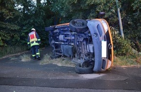 Feuerwehr Stolberg: FW-Stolberg: Kastenwagen am frühen Sonntagmorgen verunglückt