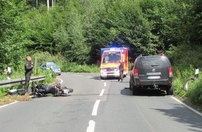 Polizeiinspektion Hameln-Pyrmont/Holzminden: POL-HM: Schwerer Motorradunfall bei Fürstenberg