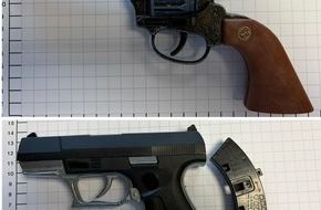 Bundespolizeidirektion Sankt Augustin: BPOL NRW: Mit Pistolen durch den Hauptbahnhof: Bundespolizei beschlagnahmt Anscheinswaffen