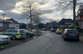 Polizeiinspektion Hameln-Pyrmont/Holzminden: POL-HM: Verkehrsunfallflucht - Polizei sucht Zeugen