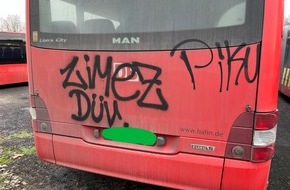 Polizeidirektion Montabaur: POL-PDMT: Hahnstätten. Unbekannte besprühen mehrere Busse