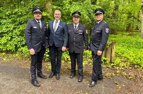 Kreisfeuerwehr Oldenburg: FW-OLL: Himmelfahrtsausmarsch startet 5 Uhr in der fr&uuml;h - neue Uniform der Feuerwehr Wildeshausen im Einsatz