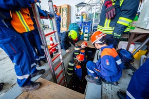 Feuerwehr MTK: Spannung und Teamgeist: Jugendfeuerwehren erleben Tag als Feuerwehrfrau und -mann