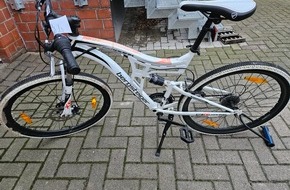 Polizeiinspektion Diepholz: POL-DH: --- Sulingen, Lkw landet in Leitplanke - Syke, Polizei sucht Eigentümer von zwei Fahrrädern ---