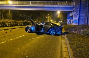 Feuerwehr M&uuml;lheim an der Ruhr: FW-MH: Verkehrsunfall auf der Bergstra&szlig;e
