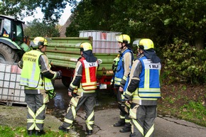 FW Hünxe: 14 Verletzte nach Verkehrsunfall - Feuerwehr Hünxe probt den Ernstfall