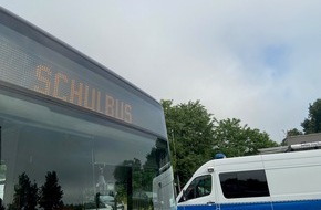 Polizeidirektion Neustadt/Weinstraße: POL-PDNW: Schulbuskontrolle der Zentralen Verkehrsdienste - mehr als 50 Prozent der Fahrzeuge beanstandet