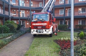 Feuerwehr Schermbeck: FW-Schermbeck: Tragehilfe für den Rettungsdienst