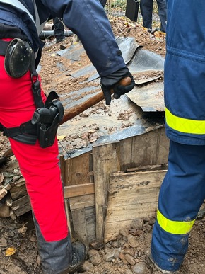 POL-FR: Freiburg: Einsatzmaßnahmen im Zusammenhang mit der Räumung einer besetzten Waldfläche - Person aus hilfloser Lage gerettet