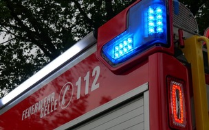 Freiwillige Feuerwehr Celle: FW Celle: Kurioser Einsatz an einem außergewöhnlichen Tag / Auf Balkon ausgesperrt und Essen auf Herd