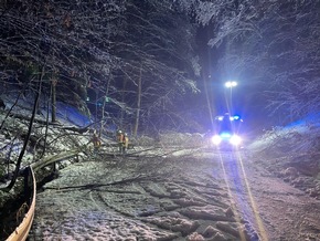 FW-PL: Schneefall sorgt für viel Arbeit