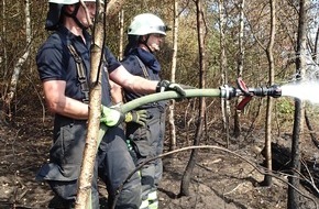 Feuerwehr Plettenberg: FW-PL: Waldgebiet Kirchlöh. Erneut stieg Rauch aus der Brandfläche aus. Nachlöscharbeiten. Feuerwehr möchte Bürger zu Achtsamkeit sensibilisieren.
