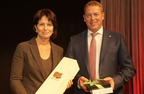 GastroSuisse: 124. Delegiertenversammlung GastroSuisse: Hoher Besuch aus Bundesbern und Gesamterneuerungswahlen in den Vorstand / Bundesrätin Doris Leuthard dankt dem Gastgewerbe