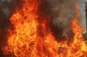 Feuerwehr Dresden: FW Dresden: Brand in der Hellersiedlung