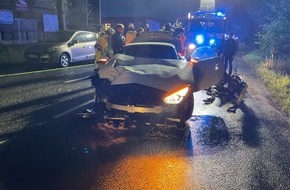 Feuerwehr und Rettungsdienst Bonn: FW-BN: PKW fährt gegen Baum - Fahrer glücklicherweise nur leicht verletzt