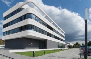 Arbeitgeberverband HessenChemie: Eine Visitenkarte der Branche / HessenChemie eröffnet neues Verbandshaus in Wiesbaden (BILD)
