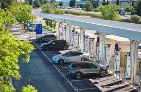 IONITY: RÉSERVER UNE FOIS, RECHARGER À TRAVERS TOUTE L’EUROPE: DES VOYAGES FIABLES ET ACCESSIBLES EN ÉLECTRIQUE AVEC IONITY