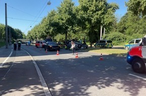 Feuerwehr Dortmund: FW-DO: Verkehrsunfall auf der Wittekindstraße - Feuerwehr Dortmund rettet verletzte Person aus überschlagenem Fahrzeug