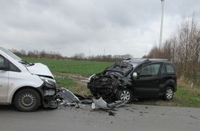 Polizei Münster: POL-MS: Frontalzusammenstoß - zwei Autofahrer schwer verletzt