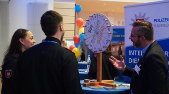 POL-AK NI: "Demokratiestärke ist Haltung" - Dritter bundesweiter Kongress des Netzwerks Demokratiestarke Polizei in Hannover