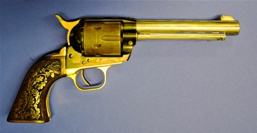 ZOLL-M: Schmuggel und Handel mit illegalen Schusswaffen aufgedeckt.