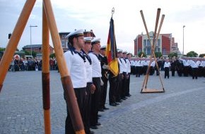 Presse- und Informationszentrum Marine: Deutsche Marine - Pressemeldung / Pressetermin: Öffentliche Vereidigung in Stralsund - 467 Marinesoldaten leisten ihren Eid zum treuen Dienen