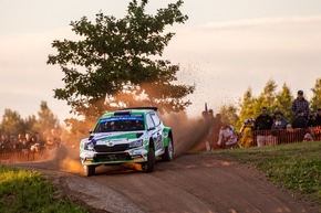 Rallye Estland: ŠKODA FABIA Rally2 evo-Fahrer Andreas Mikkelsen feiert erneut den WRC2-Sieg