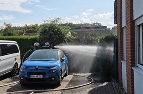 Feuerwehr Bocholt: FW Bocholt: Brand an Wohngeb&auml;ude - Feuerwehr verhindert Schlimmeres