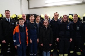 Feuerwehr Samtgemeinde Wathlingen: FW Wathlingen: Jahreshauptversammlung der Jugendfeuerwehr Adelheidsdorf-Großmoor - Neue Jugendsprecher gewählt und neue Bekleidung erhalten