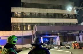 Feuerwehr Ratingen: FW Ratingen: Nachbarschaftliche Hilfe in Heiligenhaus